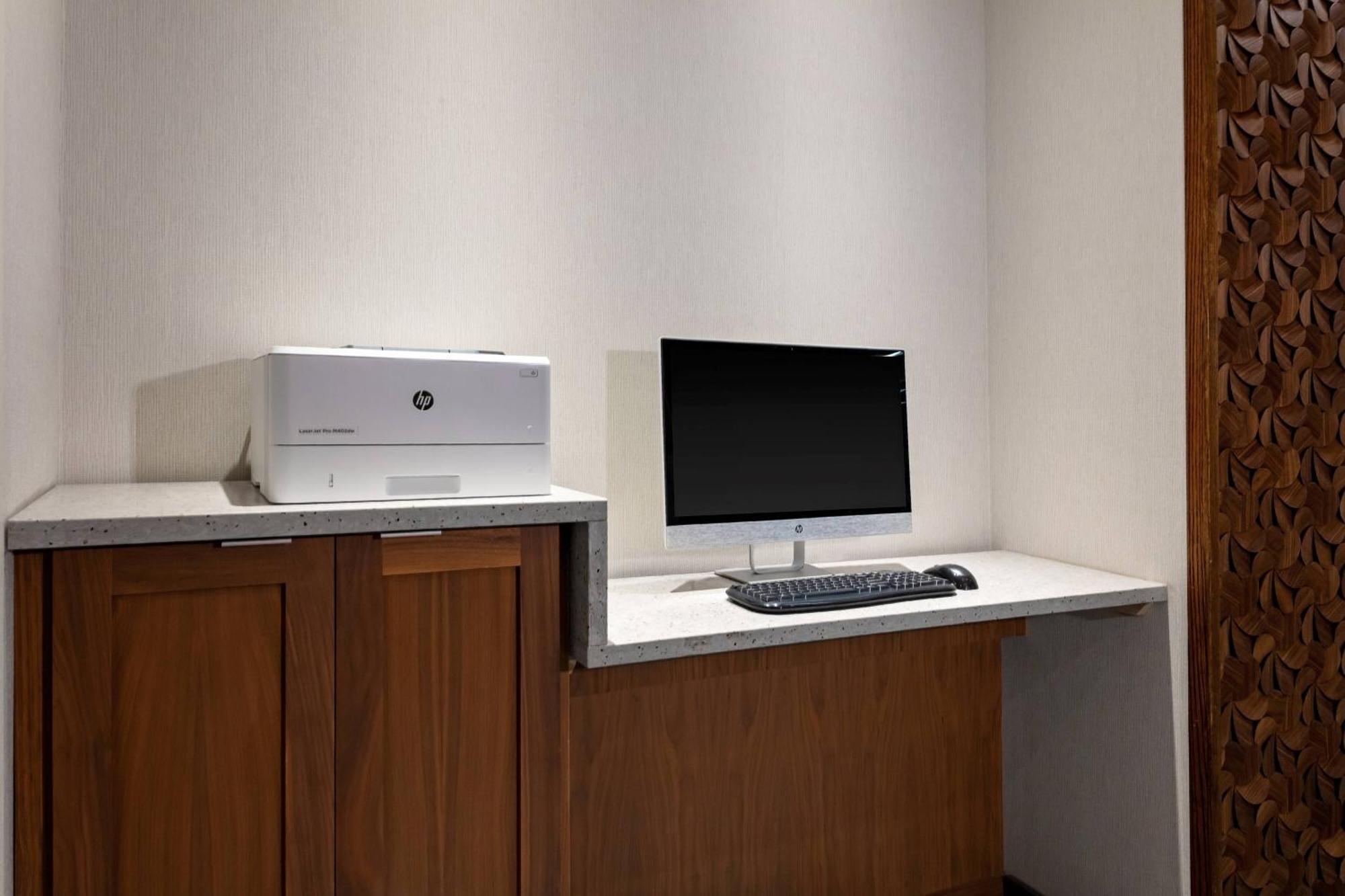 Отель Fairfield By Marriott Port Clinton Waterfront Экстерьер фото