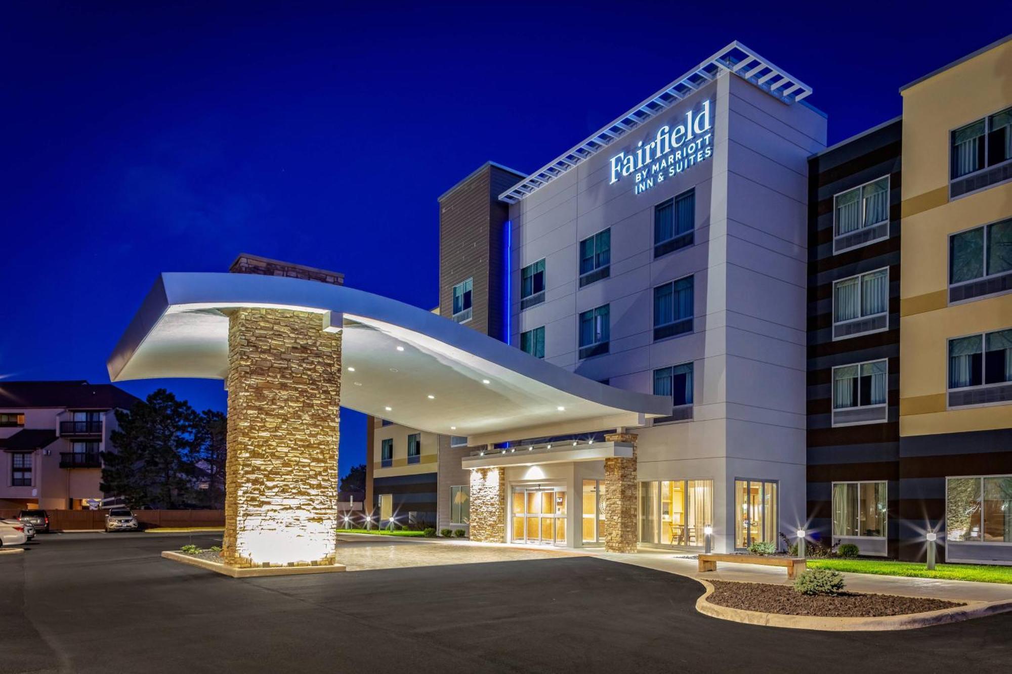 Отель Fairfield By Marriott Port Clinton Waterfront Экстерьер фото